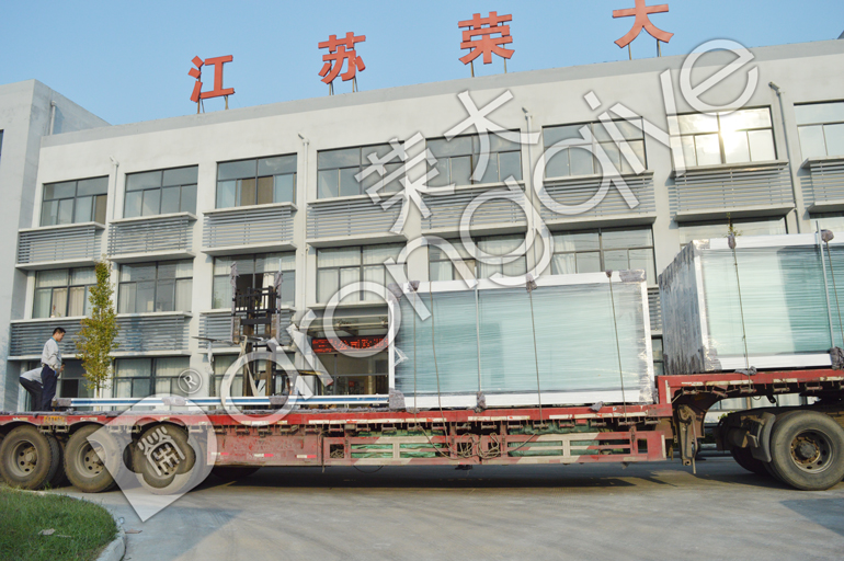 廣西公交候車(chē)亭裝車(chē)圖二